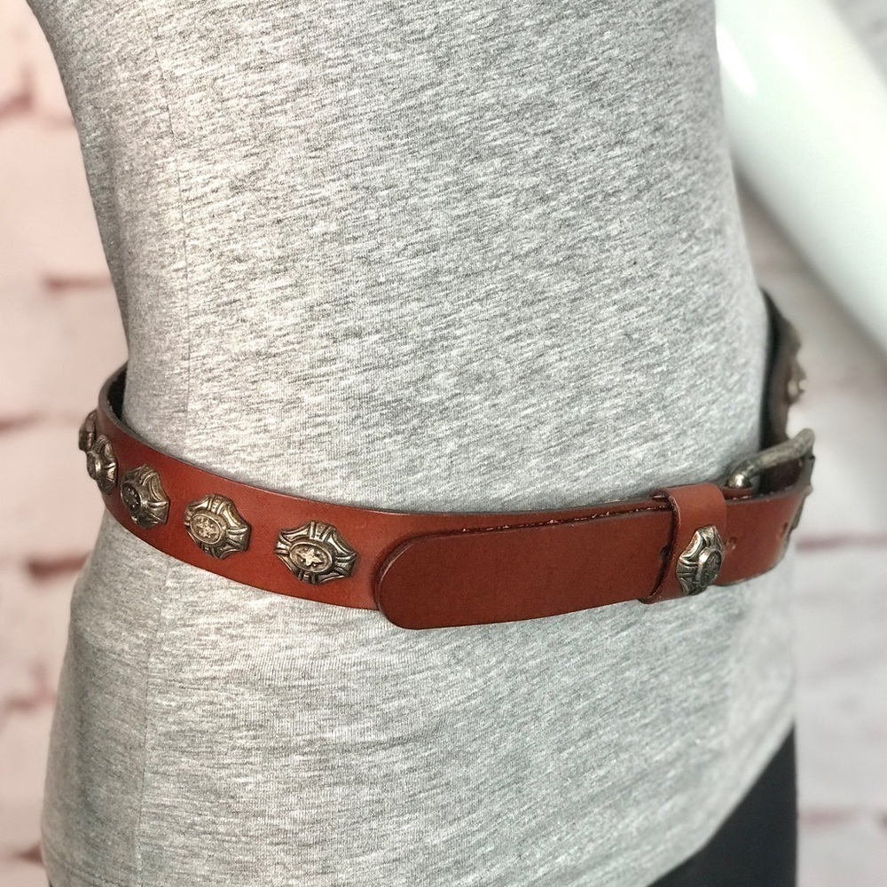 1980s Vintage NEIMAN MARCUS Brown Leather Pewter Cowgirl Conch Belt Size Large - Picture 6 of 16